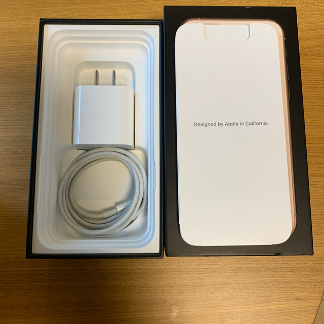 iPhone(アイフォーン)のiPhone11Pro 256GB 美品　春美様様専用 スマホ/家電/カメラのスマートフォン/携帯電話(スマートフォン本体)の商品写真