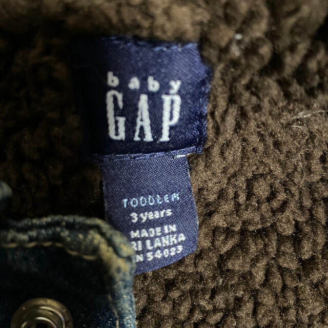 babyGAP(ベビーギャップ)のBABYGAP　デニムベスト キッズ/ベビー/マタニティのベビー服(~85cm)(ジャケット/コート)の商品写真