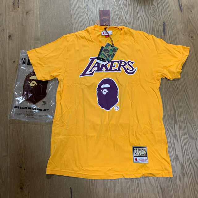 【期間限定】 BATHING A APE Tシャツ  Lakers コラボ Mitchell&Ness BAPE 新品M - Tシャツ/カットソー(半袖/袖なし)