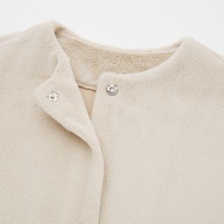 ユニクロ(UNIQLO)のユニクロ　新品タグ付き　(ノーカラージャケット)