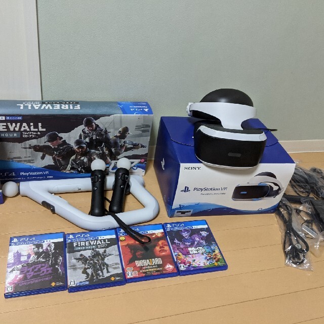 PlayStation VR(プレイステーションヴィーアール)のPlaystationVR 新型CUH-ZVR2　PSmove2本　VRソフト等 エンタメ/ホビーのゲームソフト/ゲーム機本体(家庭用ゲーム機本体)の商品写真