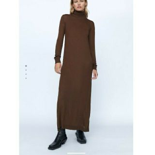 ザラ(ZARA)の新品ZARAタートルネック ロング丈ニットワンピースブラウン茶M(ロングワンピース/マキシワンピース)