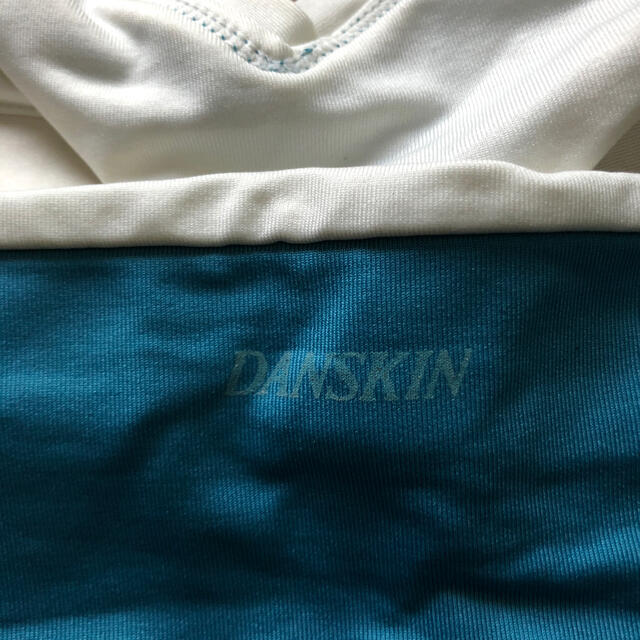 DANSKIN ダンスキン　ホルターネックトップス　Mサイズ スポーツ/アウトドアのトレーニング/エクササイズ(ヨガ)の商品写真