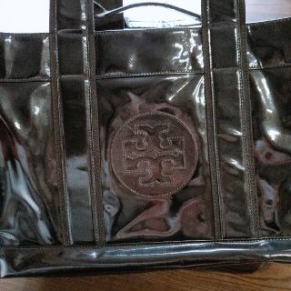 トリーバーチ(Tory Burch)のTory Burchエナメルバック　黒(ハンドバッグ)