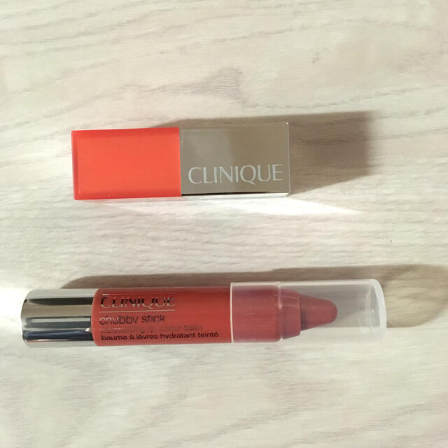 CLINIQUE(クリニーク)のクリニークポーチ&リップカラー コスメ/美容のベースメイク/化粧品(口紅)の商品写真