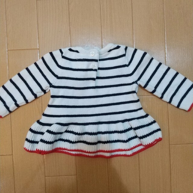 babyGAP(ベビーギャップ)の美品！ハートのボーダーセーター☆baby GAP キッズ/ベビー/マタニティのベビー服(~85cm)(ニット/セーター)の商品写真