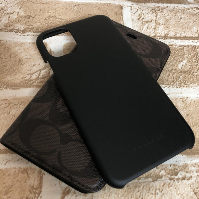 COACH(コーチ)のCOACH iPhone11 ケース 手帳型　シグネチャー ブラウン✖️ブラック レディースのファッション小物(その他)の商品写真