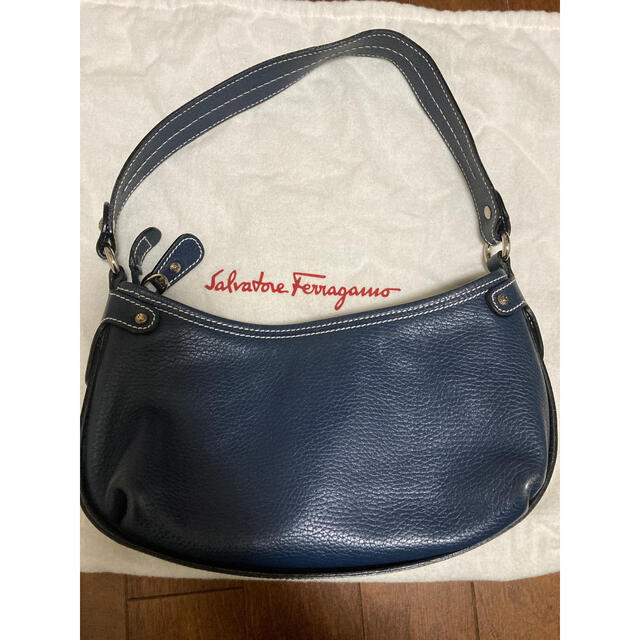 Salvatore Ferragamo(サルヴァトーレフェラガモ)のたんぽぽさま専用　フェラガモ　ハンドバッグ レディースのバッグ(ハンドバッグ)の商品写真