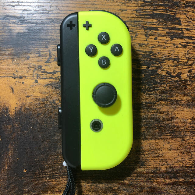 Nintendo Switch(ニンテンドースイッチ)のジョイコン　ネオンイエロー　Joy-Con  エンタメ/ホビーのゲームソフト/ゲーム機本体(その他)の商品写真