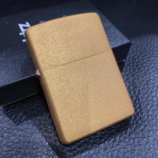 ジッポー(ZIPPO)の【ZIPPO】ゴールド 金色 2006年製 ジッポライター 箱付き(タバコグッズ)