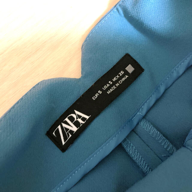 ZARA(ザラ)のZARAハイウエストパンツS パウダーブルー レディースのパンツ(カジュアルパンツ)の商品写真