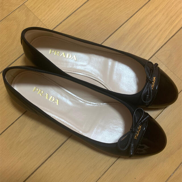 Prada バレエシューズ