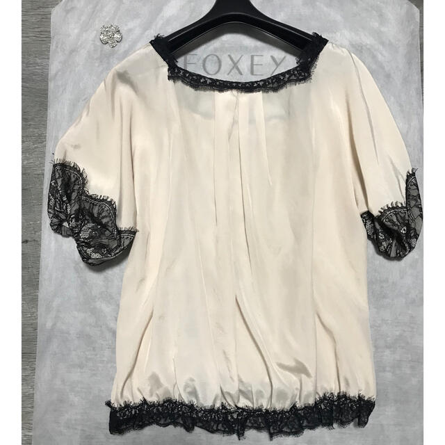 RED VALENTINO(レッドヴァレンティノ)のヴァレンティノ　レースシルク100%　トップス レディースのトップス(シャツ/ブラウス(長袖/七分))の商品写真