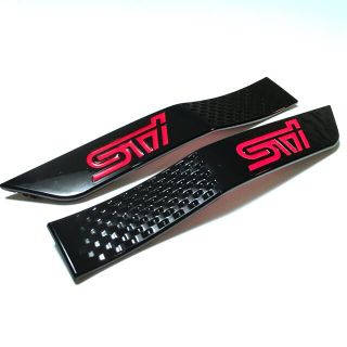 スバル(スバル)の【新品未使用】STI サイドガーニッシュ 車体のワンポイント装飾に【RED】 (車外アクセサリ)