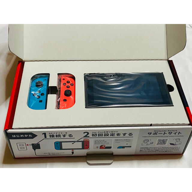 Nintendo Switch(ニンテンドースイッチ)の新型⭐︎Nintendo Switch ネオンブルー／ネオンレッド エンタメ/ホビーのゲームソフト/ゲーム機本体(家庭用ゲーム機本体)の商品写真