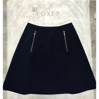 フォクシー(FOXEY)の美品foxey new york ネイビー　お写真の5枚目　タイトスカート(ひざ丈スカート)