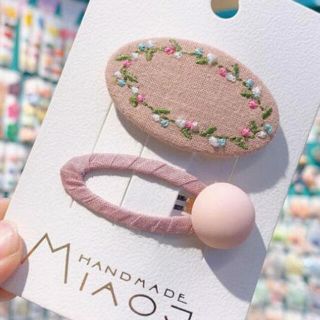 刺繍パッチンピン2こセット(ファッション雑貨)