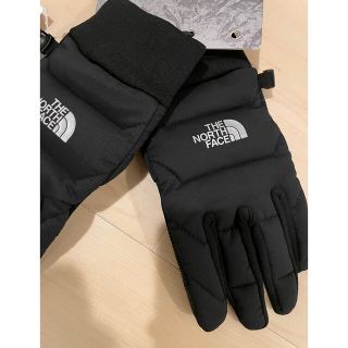 ザノースフェイス(THE NORTH FACE)のノースフェイス　ブラック　手袋　レッドランプログローブ　新品未使用　即発送可！(手袋)