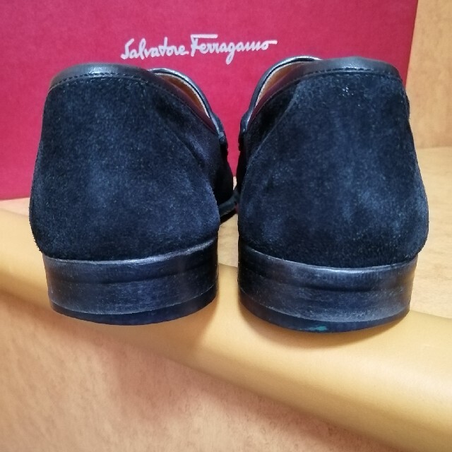 Salvatore Ferragamo(サルヴァトーレフェラガモ)のフェラガモスエードローファー メンズの靴/シューズ(ドレス/ビジネス)の商品写真