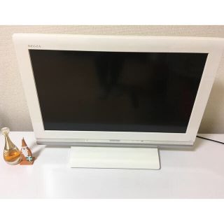 トウシバ(東芝)のテレビ　東芝REGZA 26型　ホワイト(テレビ)