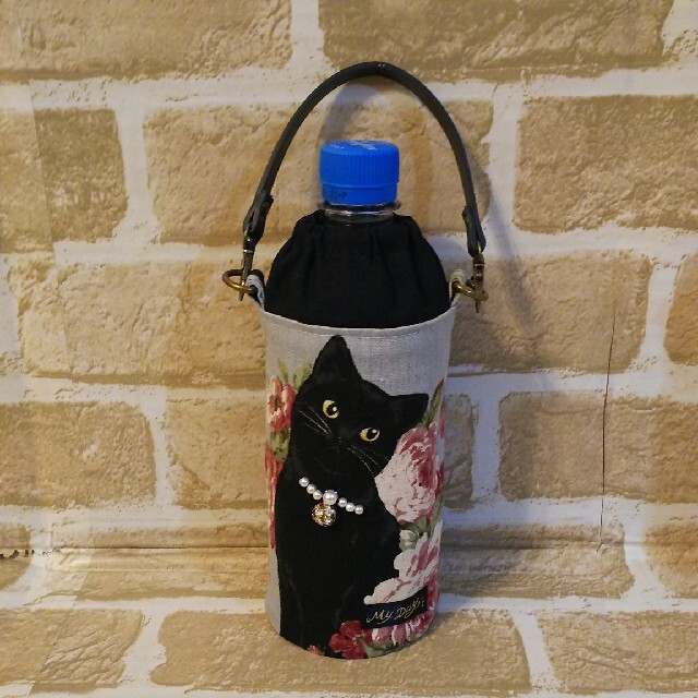 サーモス 水筒カバー ペットボトルカバー 黒猫 ハンドメイド ハンドメイドのキッズ/ベビー(外出用品)の商品写真