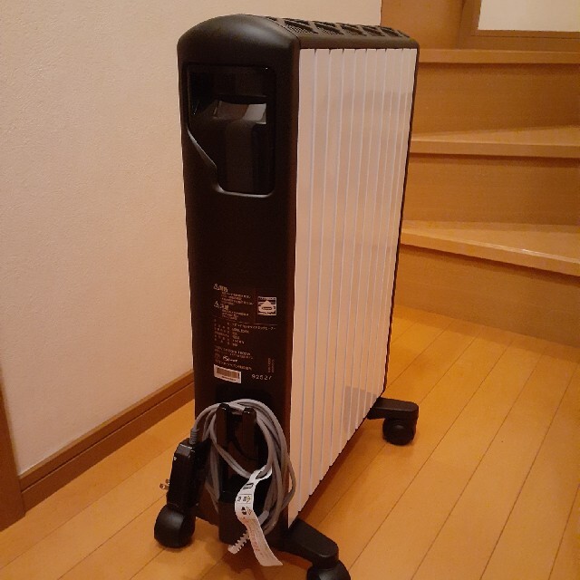 DeLonghi(デロンギ)のリアル様専用 スマホ/家電/カメラの冷暖房/空調(オイルヒーター)の商品写真