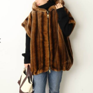 ドゥーズィエムクラス(DEUXIEME CLASSE)の新品未使用タグドゥーズィエムクラス  A POINT FAKE FUR VEST(ベスト/ジレ)