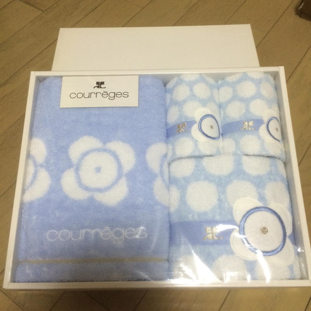 Courreges(クレージュ)のタオルセット インテリア/住まい/日用品の日用品/生活雑貨/旅行(タオル/バス用品)の商品写真