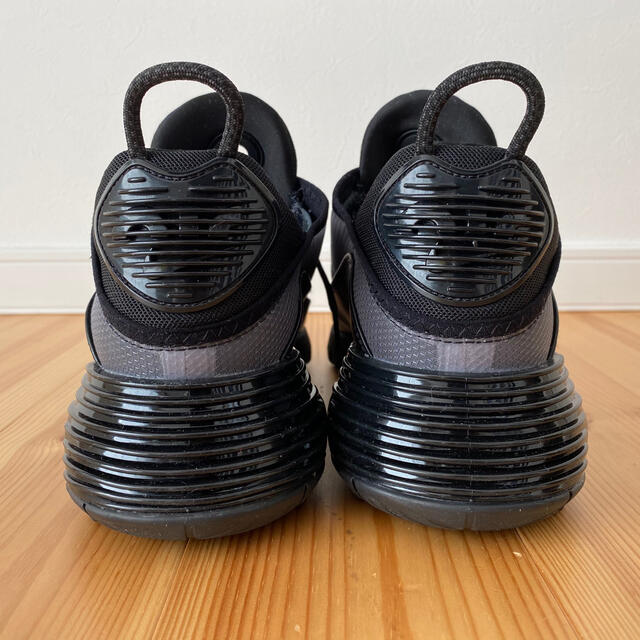 NIKE(ナイキ)の新品未使用　NIKE エアマックス　2090 メンズの靴/シューズ(スニーカー)の商品写真