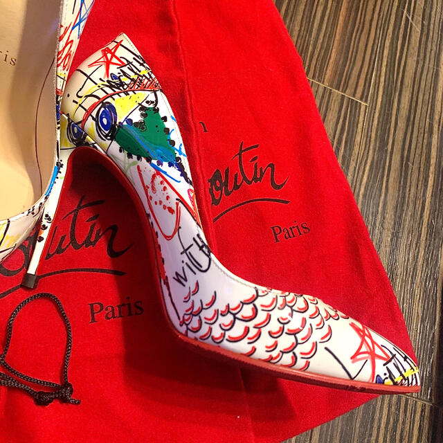 Christian Louboutin(クリスチャンルブタン)の専用です！ルブタン　パンプス レディースの靴/シューズ(ハイヒール/パンプス)の商品写真