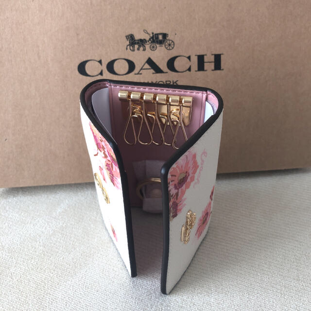 タグ付き新品★COACH コーチ レザー 花柄 5連キーケース(リング付き)