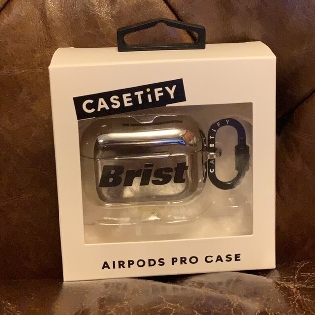 F.C.R.B.(エフシーアールビー)のF.C.Real Bristol AirPods Pro CASE SILVER スマホ/家電/カメラのスマホアクセサリー(その他)の商品写真