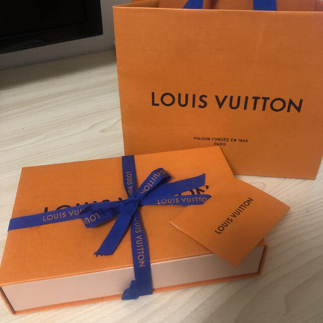 LOUIS VUITTON(ルイヴィトン)のルイヴィトン　ショップ袋　ボックス　セット レディースのバッグ(ショップ袋)の商品写真