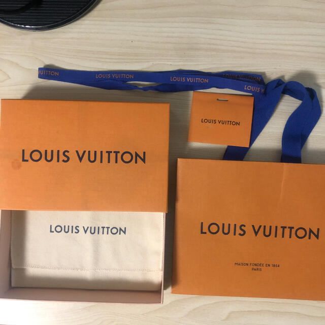 LOUIS VUITTON(ルイヴィトン)のルイヴィトン　ショップ袋　ボックス　セット レディースのバッグ(ショップ袋)の商品写真