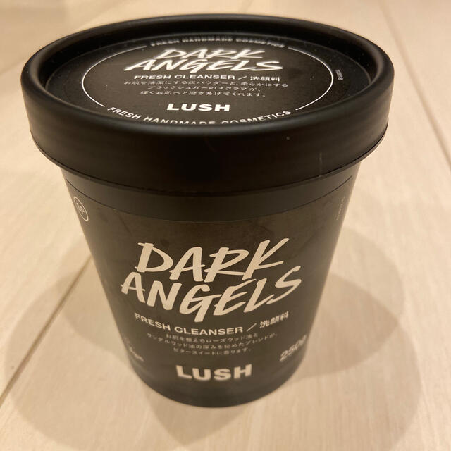 LUSH(ラッシュ)のLUSH ダークエンジェルズ　フレッシュクレンザー　洗顔料 コスメ/美容のスキンケア/基礎化粧品(洗顔料)の商品写真