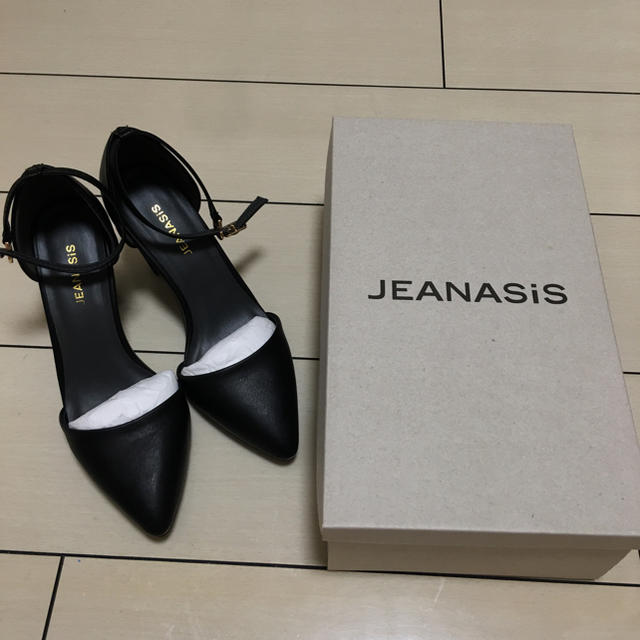 JEANASIS(ジーナシス)のストラップパンプス レディースの靴/シューズ(ハイヒール/パンプス)の商品写真