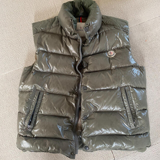 MONCLER(モンクレール)のモンクレール　ダウンベスト メンズのジャケット/アウター(ダウンベスト)の商品写真