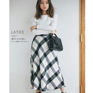 トッコ(tocco)の媚びない大人な可愛さ♪ チェック柄バイアススカート【latife　ラティフェ(ロングスカート)