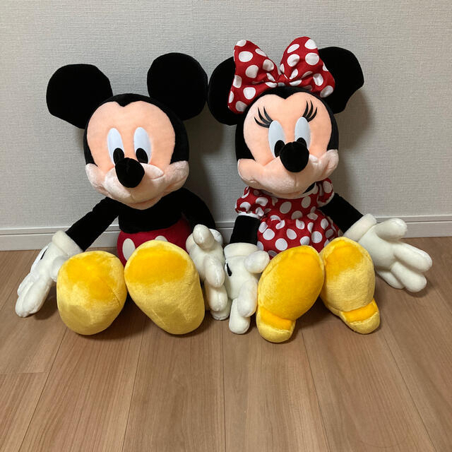 Disney(ディズニー)のお値下げ中！ミニー　大サイズ　ぬいぐるみ エンタメ/ホビーのおもちゃ/ぬいぐるみ(ぬいぐるみ)の商品写真