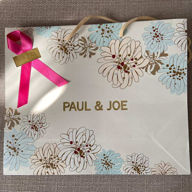PAUL & JOE(ポールアンドジョー)のポール&ジョー　クッション コスメ/美容のキット/セット(コフレ/メイクアップセット)の商品写真