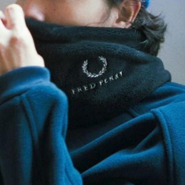 FRED PERRY(フレッドペリー)のメンズノンノ フレッドペリー フリースネックウォーマー メンズのファッション小物(ネックウォーマー)の商品写真