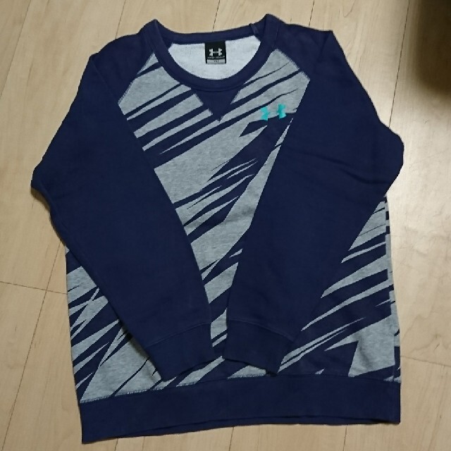 UNDER ARMOUR(アンダーアーマー)のunder armour トレーナー ジュニア キッズ/ベビー/マタニティのキッズ服男の子用(90cm~)(Tシャツ/カットソー)の商品写真