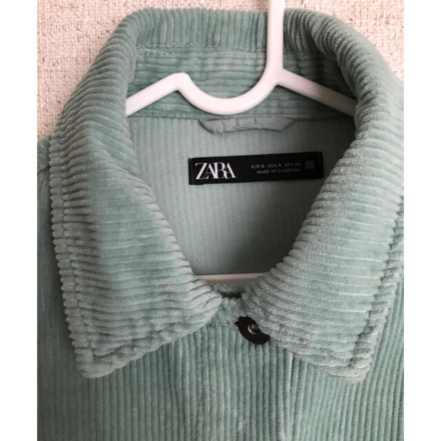 ZARA(ザラ)のZARA  コーデュロイ  ポケット付き　コーデュロイ地シャツ　ジャケット　S レディースのジャケット/アウター(Gジャン/デニムジャケット)の商品写真