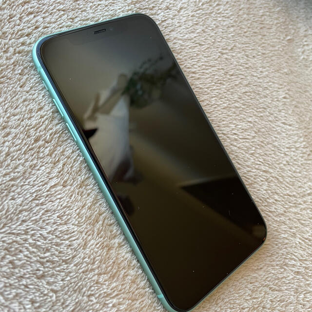 Apple(アップル)のiPhone11 SIMフリー Green 128GB  スマホ/家電/カメラのスマートフォン/携帯電話(スマートフォン本体)の商品写真