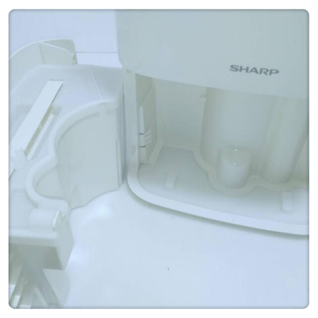 SHARP SHARP CV-F71-W プラズマクラスター除湿機 衣類乾燥の通販 by プレジールミセス｜シャープならラクマ - 送料込 美品 低価大特価