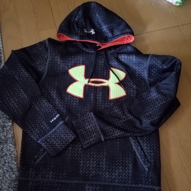 UNDER ARMOUR(アンダーアーマー)のtaka様専用🍀アンダーアーマー☆パーカーS メンズのトップス(パーカー)の商品写真