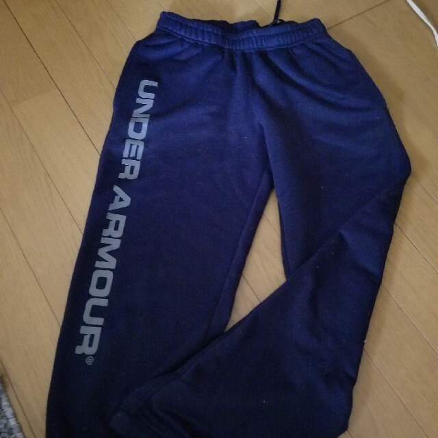 UNDER ARMOUR(アンダーアーマー)のアンダーアーマー☆スウェットパンツYLG キッズ/ベビー/マタニティのキッズ服男の子用(90cm~)(パンツ/スパッツ)の商品写真