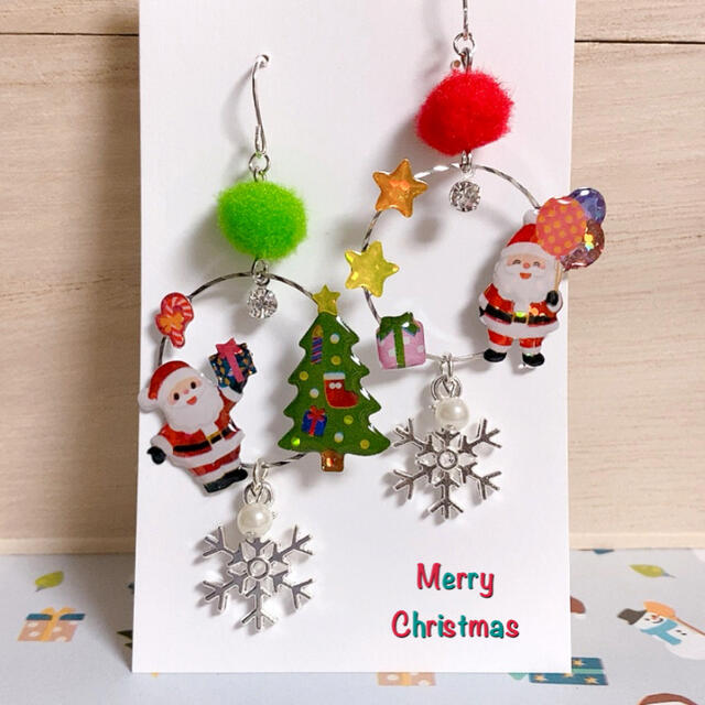 大人可愛い♡クリスマスフープ　ピアス・イヤリング／大きめサイズ② ハンドメイドのアクセサリー(ピアス)の商品写真