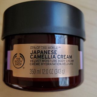 ザボディショップ(THE BODY SHOP)の新品未使用　ジャパニーズ　ベルベットモイスチャークリーム　ボディショップ(ボディクリーム)