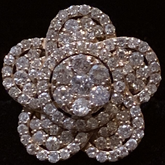 品質満点！ 週末値下げ  ダイヤモンド 1CT  可愛いお花のリング リング(指輪)